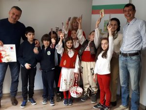Закичиха с мартеници Иван Стоянов в Източен