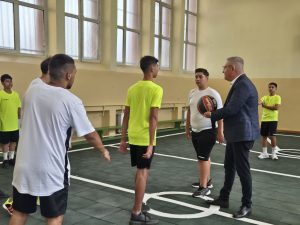 Кметът на район „Източен“ Емил Русинов откри обновения физкултурен салон в ОбУ „Пенчо Славейков“