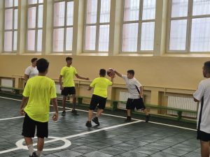 Кметът на район „Източен“ Емил Русинов откри обновения физкултурен салон в ОбУ „Пенчо Славейков“