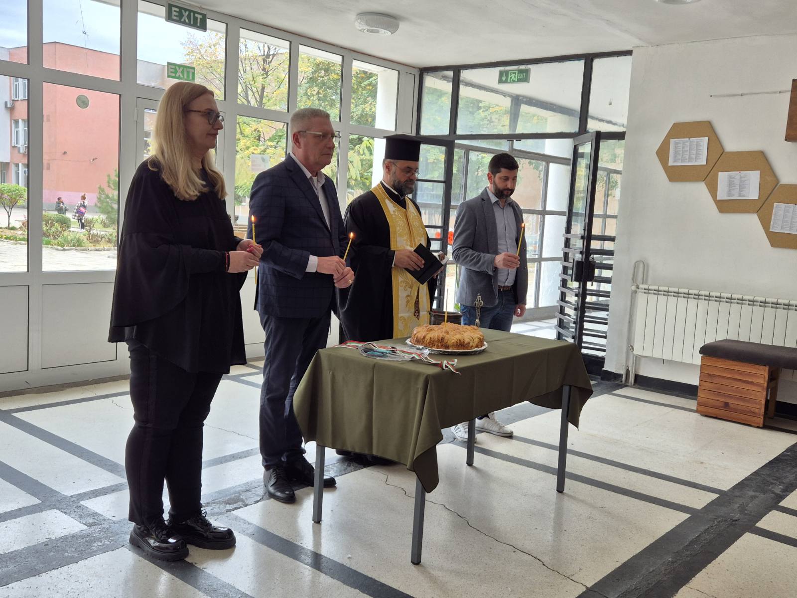 ДГ „Наталия“ отбеляза Деня на народните будители с уникален спектакъл, а в СУ за УУС „Стоян Белинов“ официално отвори врати нов модерен STEM център
